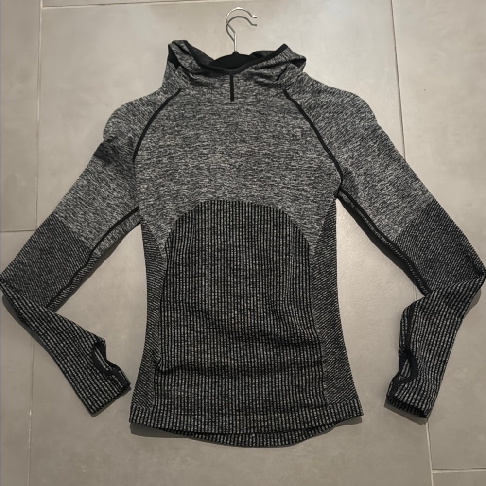 Women's Gray FABLETICS hooded long sleeve XS/S